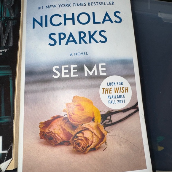 Assorted Fiction Books Collection - Picture 6 of 6